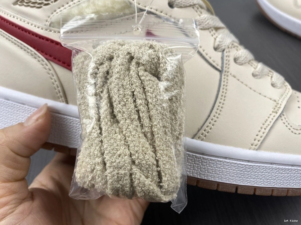 (GS) Pearl Jordan Fleece 1 - DO2207-264 White Mid 1106